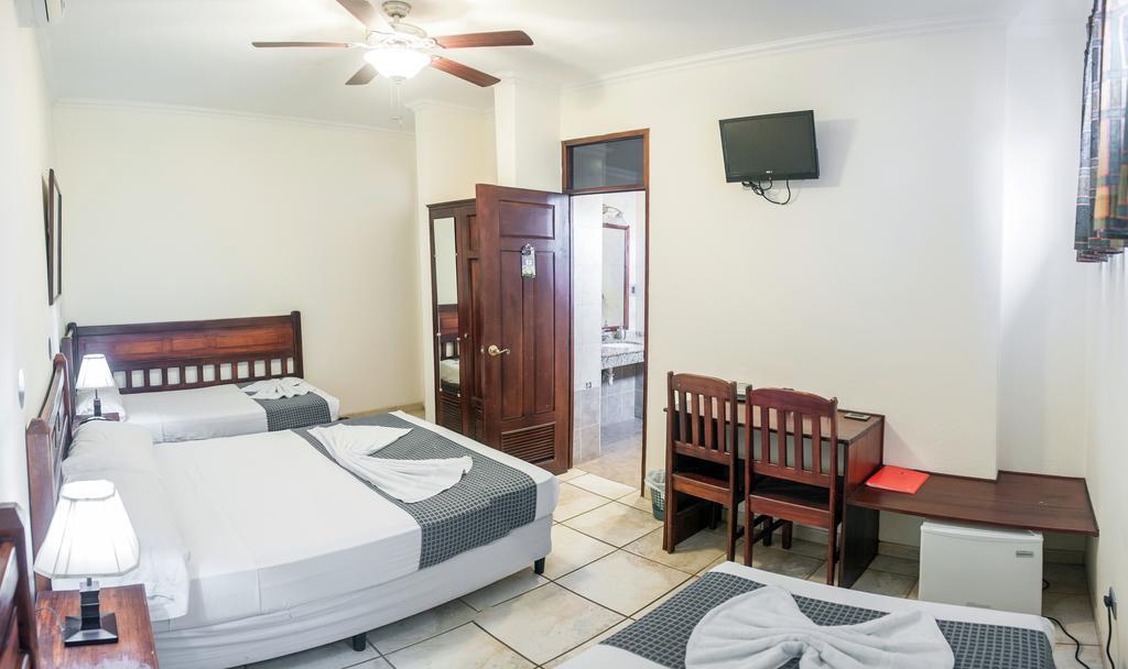 El Almirante Hotel Granada Room photo
